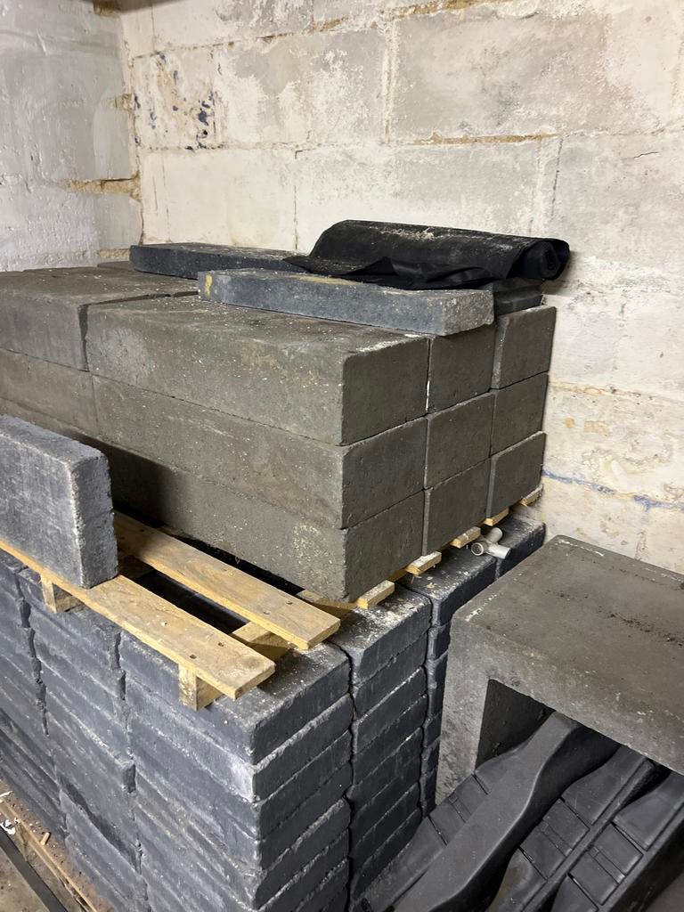 Stapelblokken antraciet - 18 stuks 10x20x60, Ophalen, Zo goed als nieuw