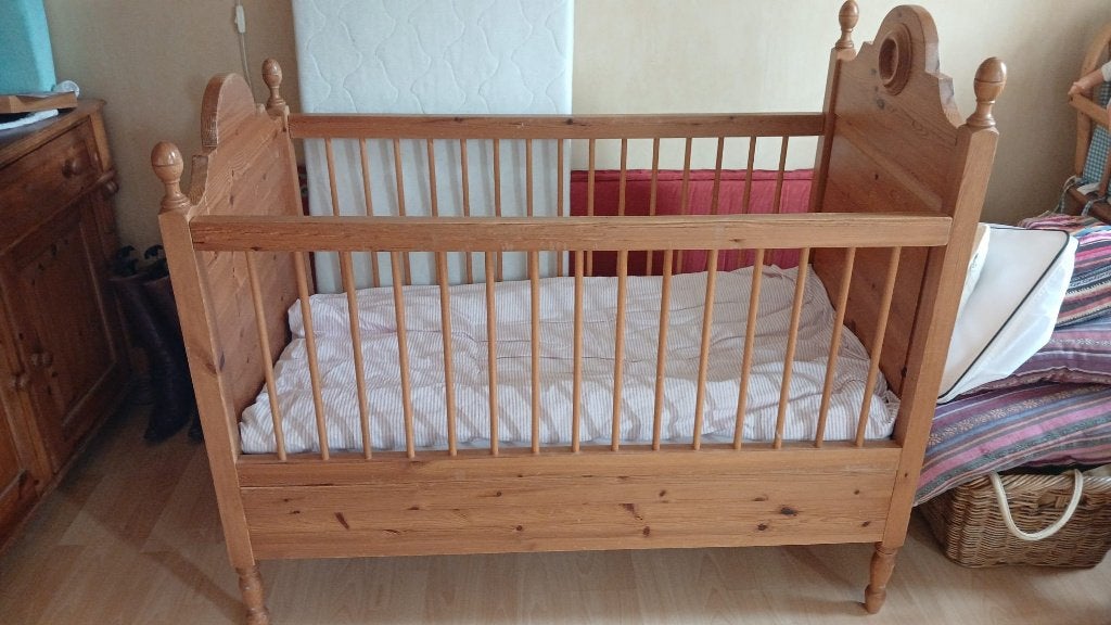 Kinderledikant en commode gratis ophalen, Ophalen, Gebruikt, Ledikant