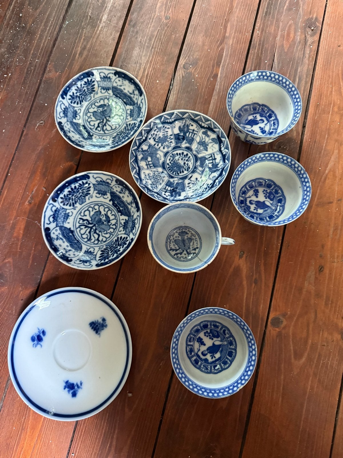 Antieke porseleinen kopjes en bordjes, blauw-wit, Ophalen of Verzenden