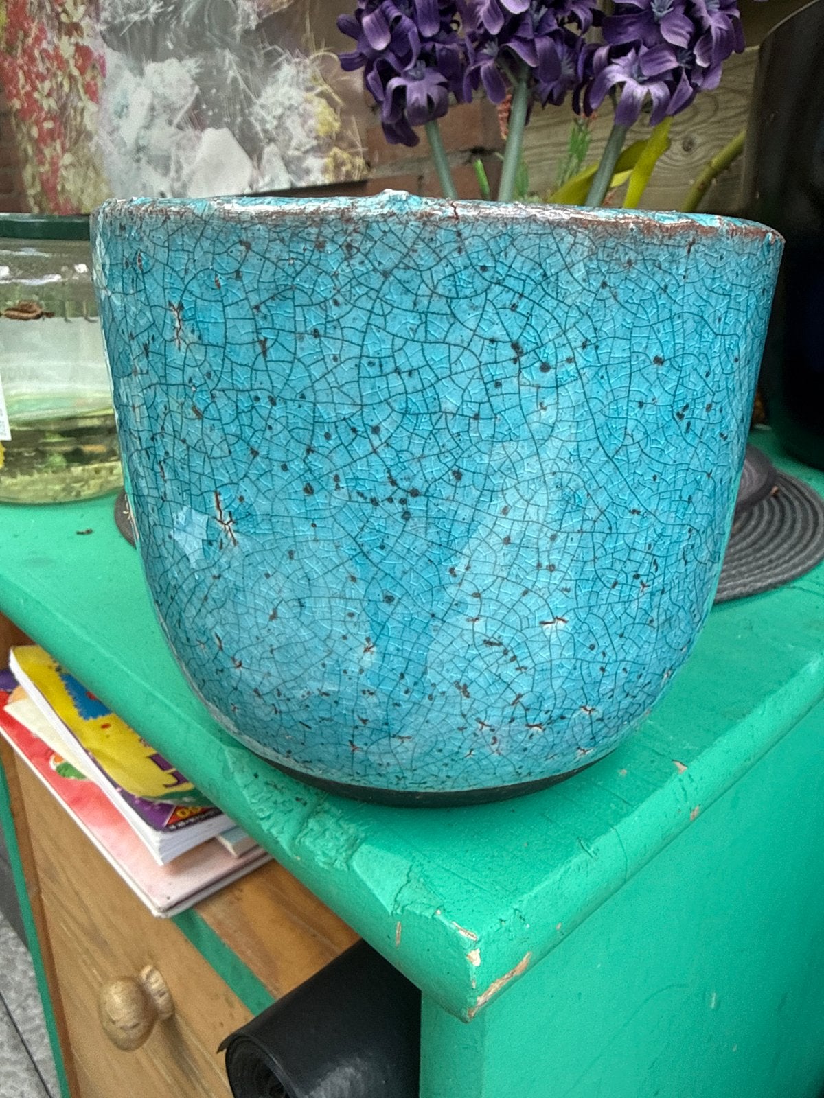 Turquoise bloempot met craquelé effect, 25 tot 40 cm, Gebruikt, Rond, Binnen