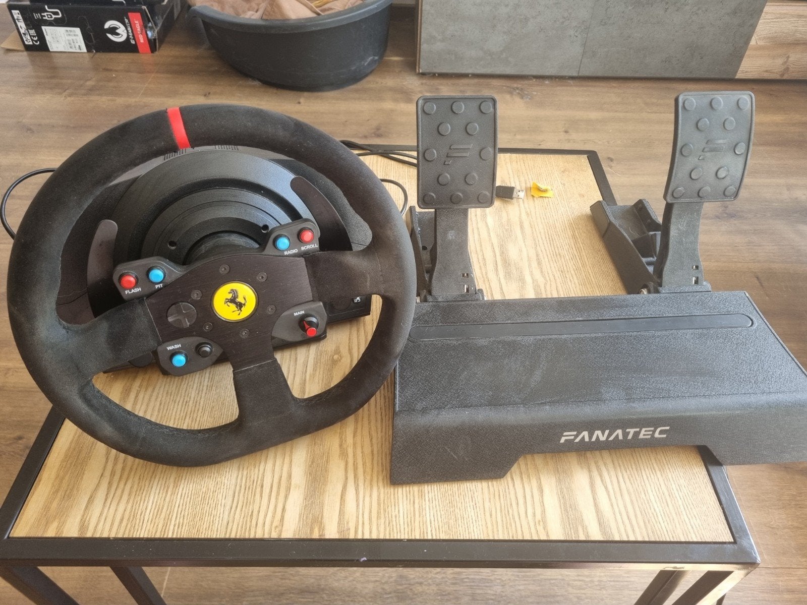 Thrustmaster T300 Ferrari stuur met Fanatec CSL Elite Pedals, Ophalen, Overige merken, Gebruikt