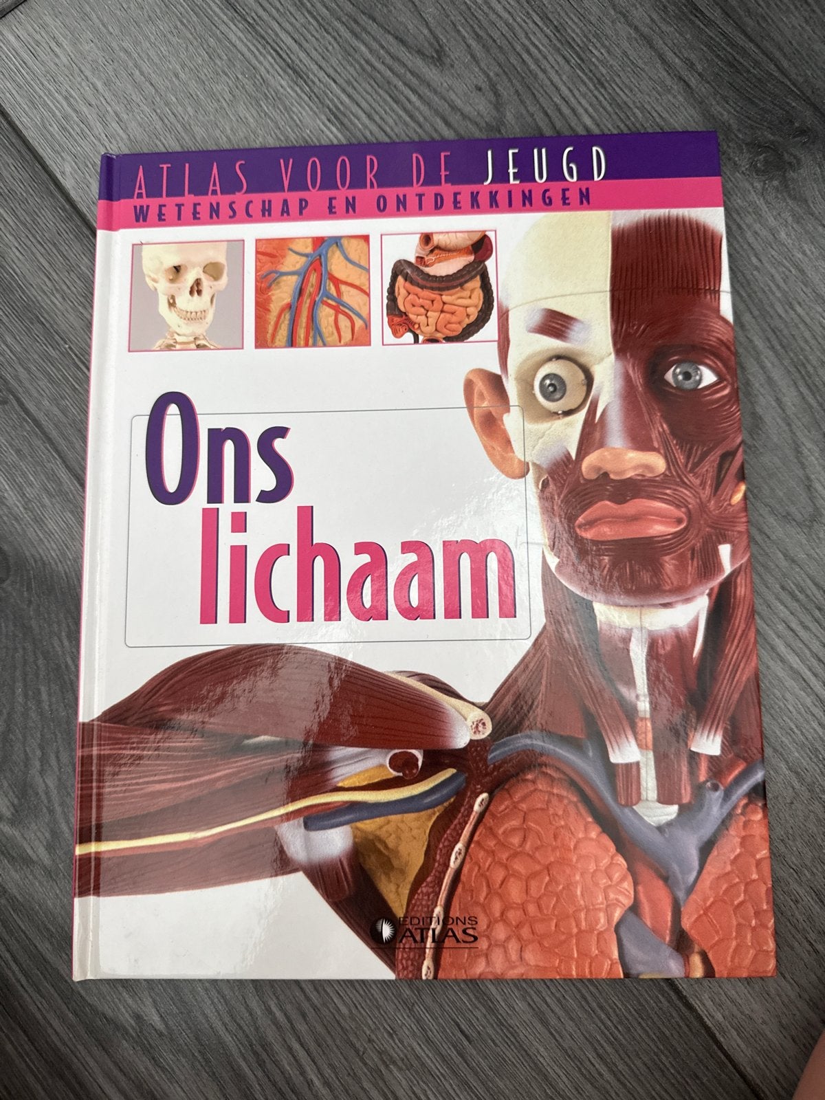 Ons Lichaam - Atlas voor de Jeugd, Boeken, Kinderboeken | Jeugd | onder 10 jaar, Zo goed als nieuw, Non-fictie, Ophalen