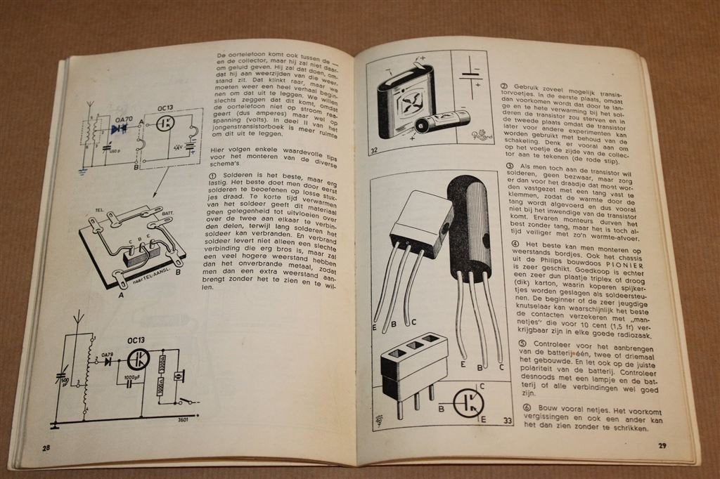 Jongens Transistorboek — Vintage Radiotechniek 1959, Ophalen of Verzenden, Gelezen