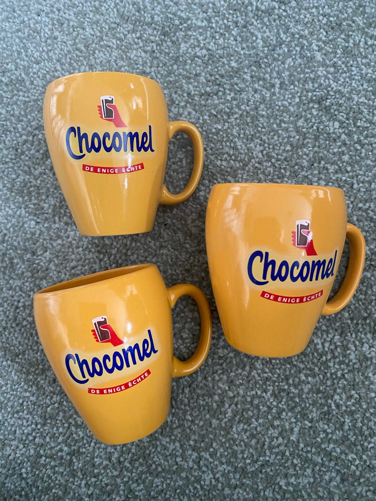 3 Chocomel mokken - De enige echte mok, Overige typen, Geel, Ophalen of Verzenden, Zo goed als nieuw