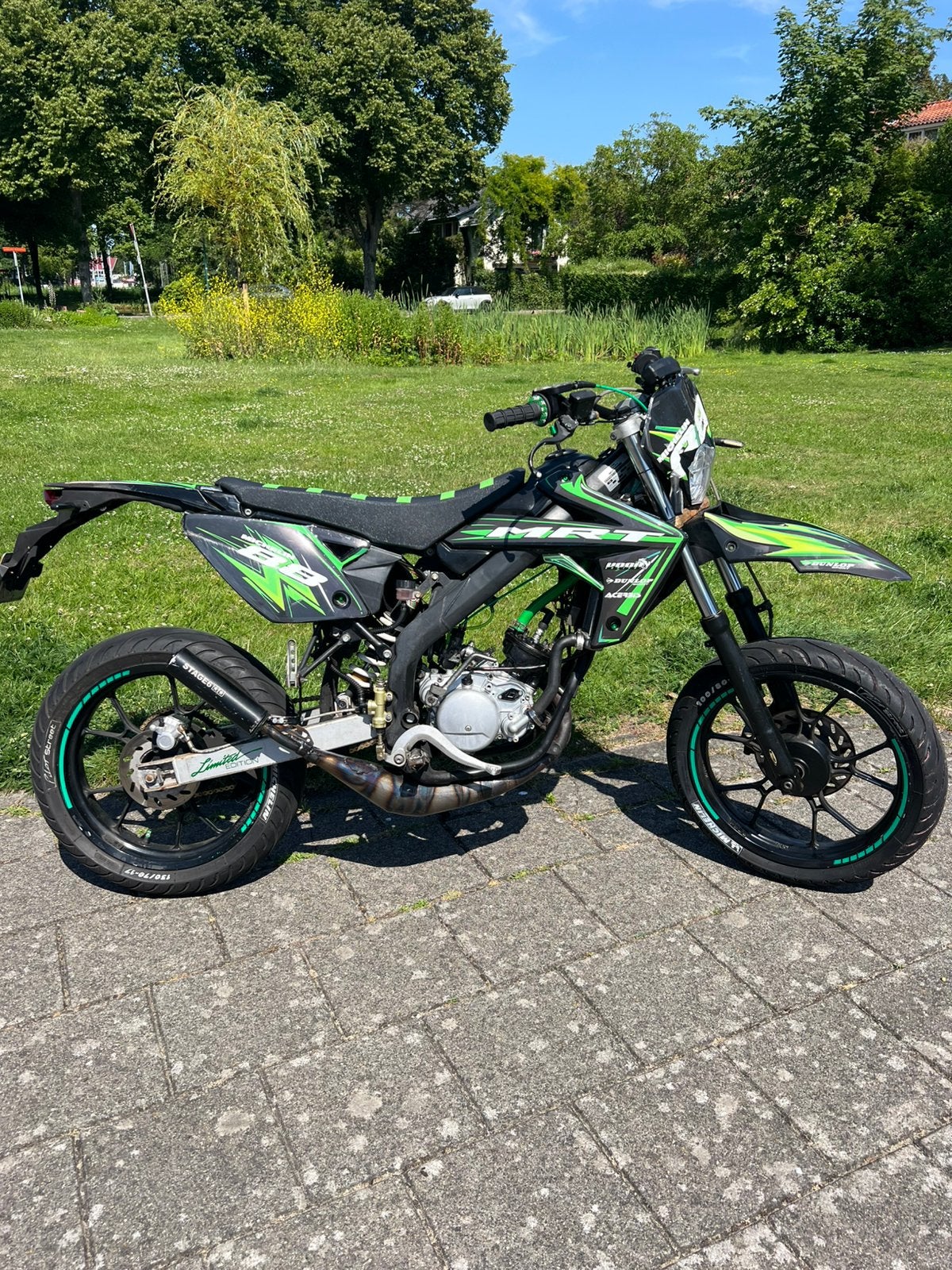 Rieju mrt schakelbrommer, Fietsen en Brommers, 6 versnellingen, Maximaal 45 km/u, Ophalen of Verzenden, Zo goed als nieuw