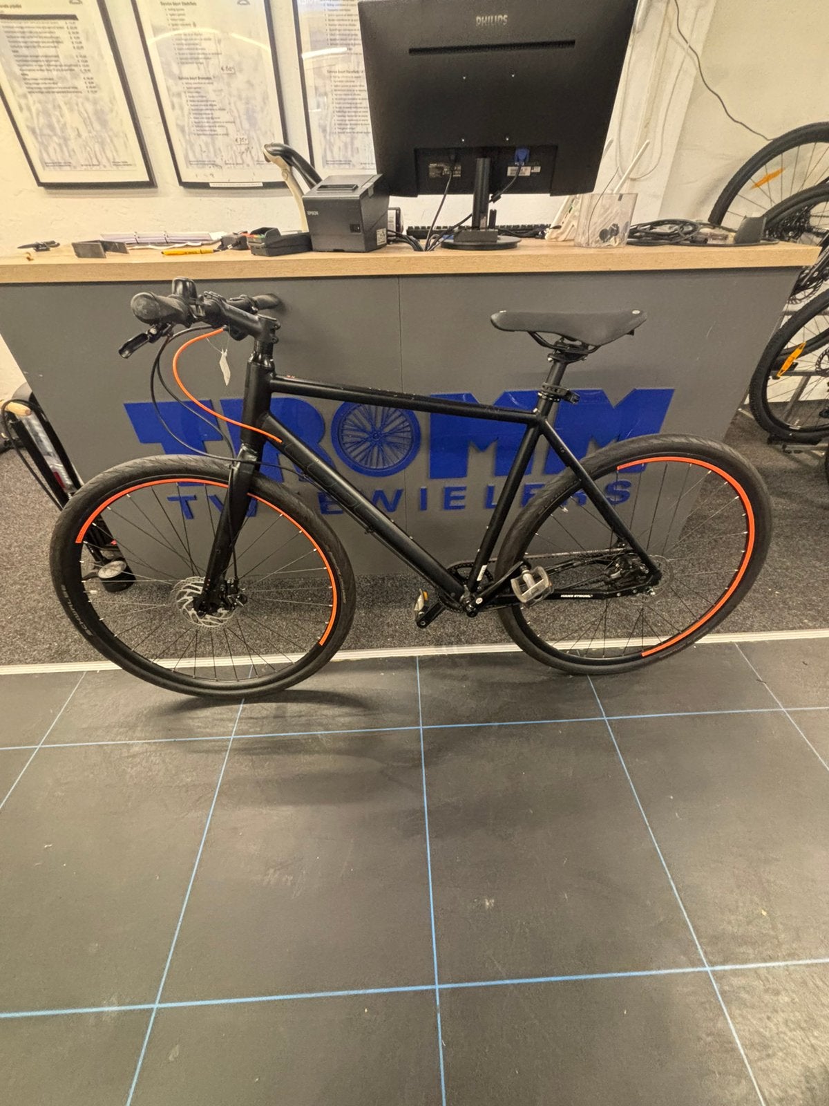 Cube editor tourfiets, 28 inch, Gebruikt, 10 tot 15 versnellingen, Schijfrem