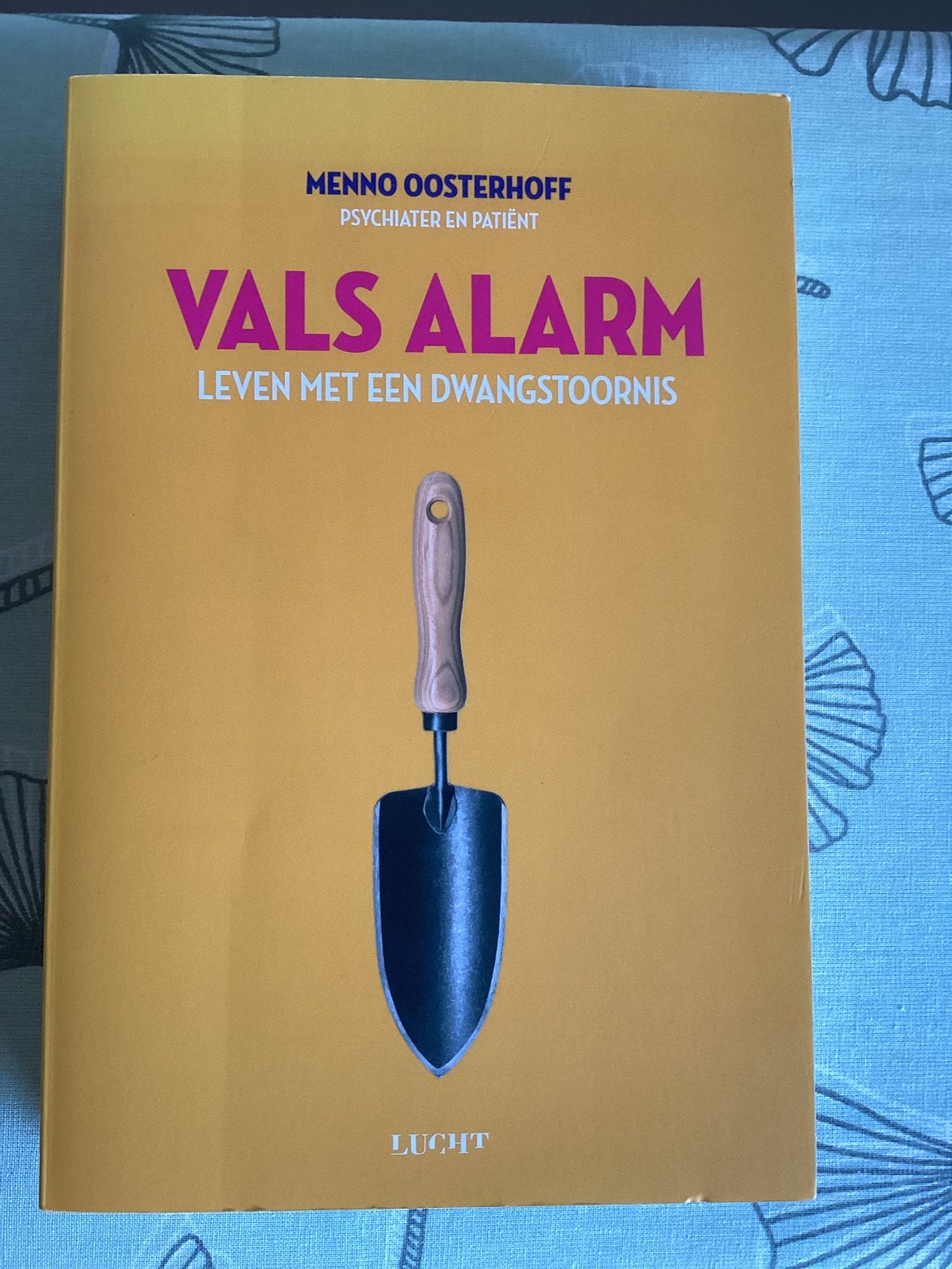 Menno Oosterhoff - Vals alarm, Ziekte en Allergie, Menno Oosterhoff, Ophalen of Verzenden, Zo goed als nieuw