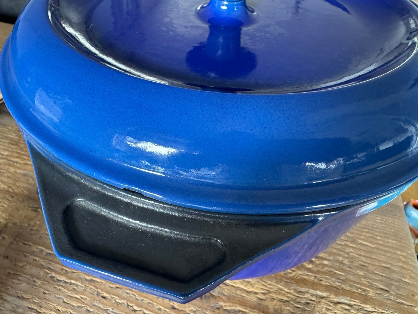Blauwe gietijzeren braadpan met deksel - 24 cm, Met deksel, Ophalen of Verzenden, Zo goed als nieuw, Braadpan