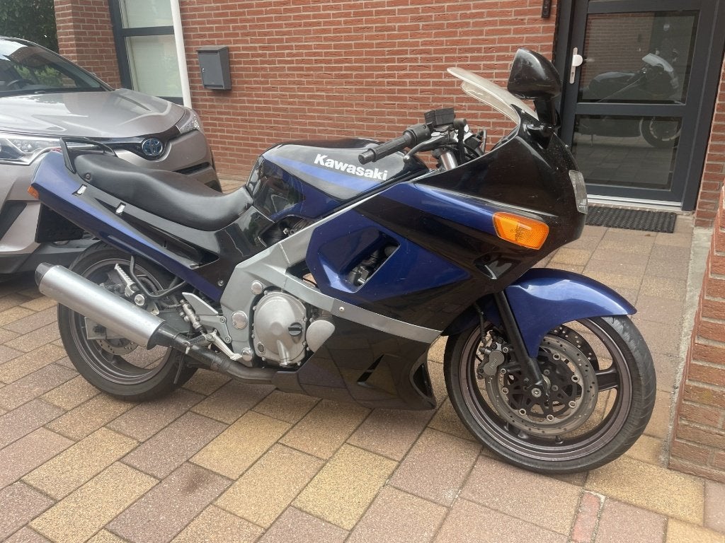 KAWASAKI ZZR600 nu nog compleet; mag weg in onderdelen., Ophalen, Gebruikt