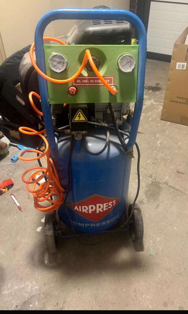 Airpress compressor, 25 tot 100 liter, Ophalen, Gebruikt, 200 tot 400 liter/min