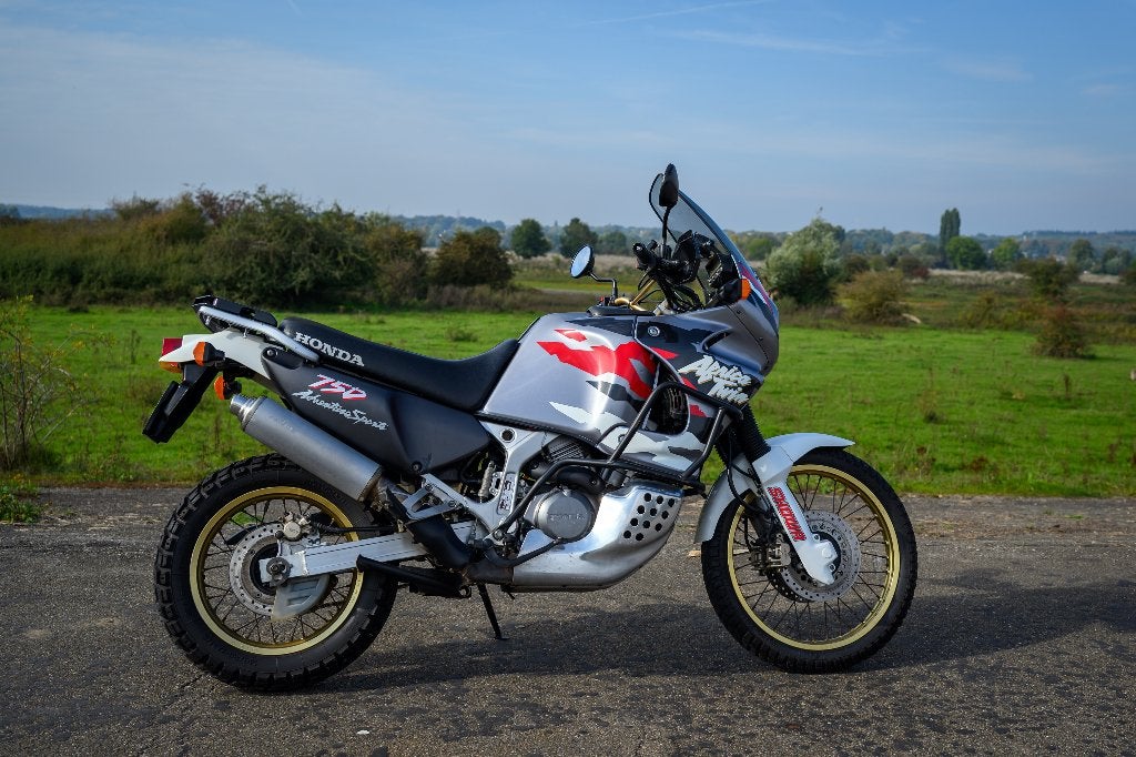 Honda Africa Twin XRV750 RD07A 1996, Handvatverwarming, 2 cilinders, Motorrijbewijs A, Gebruikt