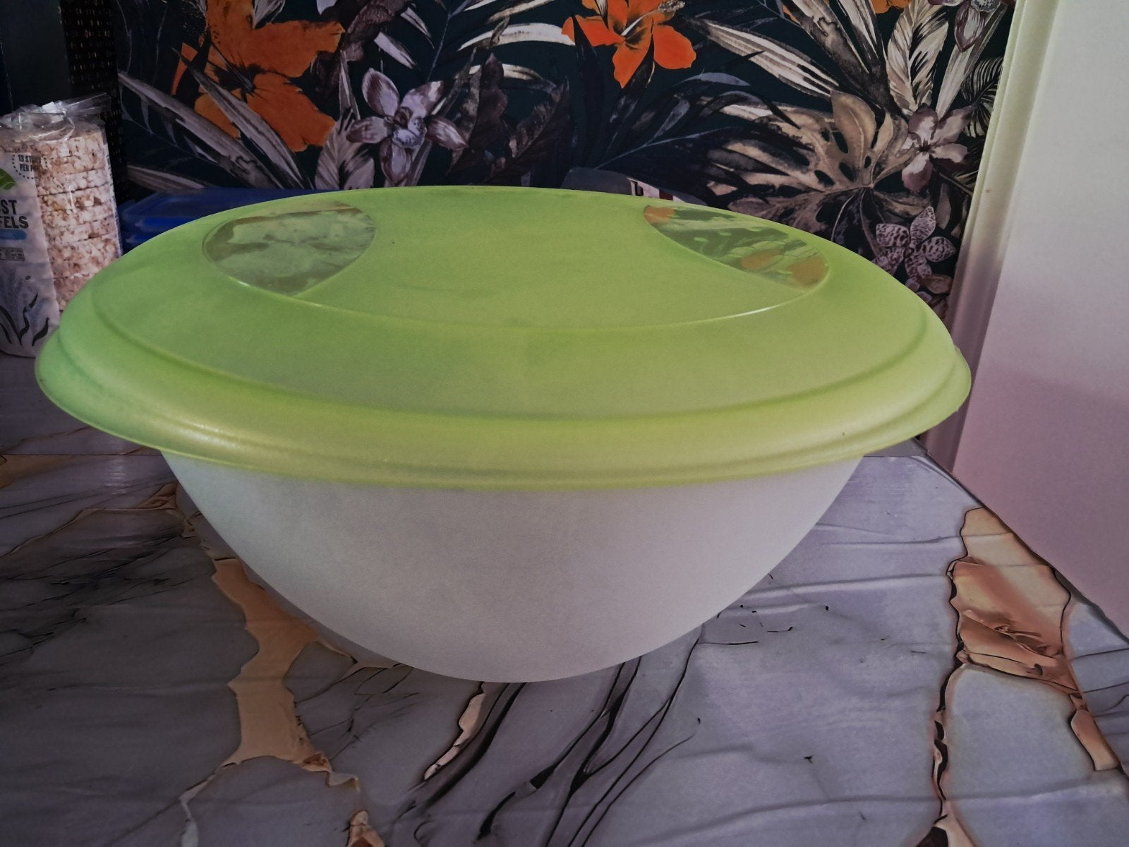 Tupperware slakom met deksel - Groen, Huis en Inrichting, Keuken | Tupperware, Ophalen, Groen