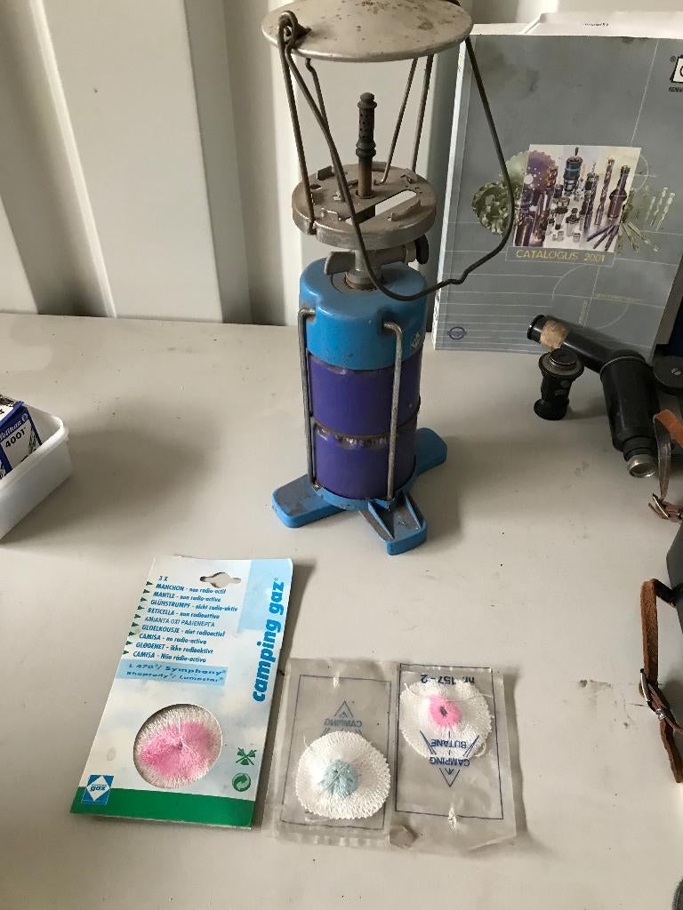 Campinggaz gaslamp met extra kousjes en gas, glas is er niet, Ophalen, Gebruikt
