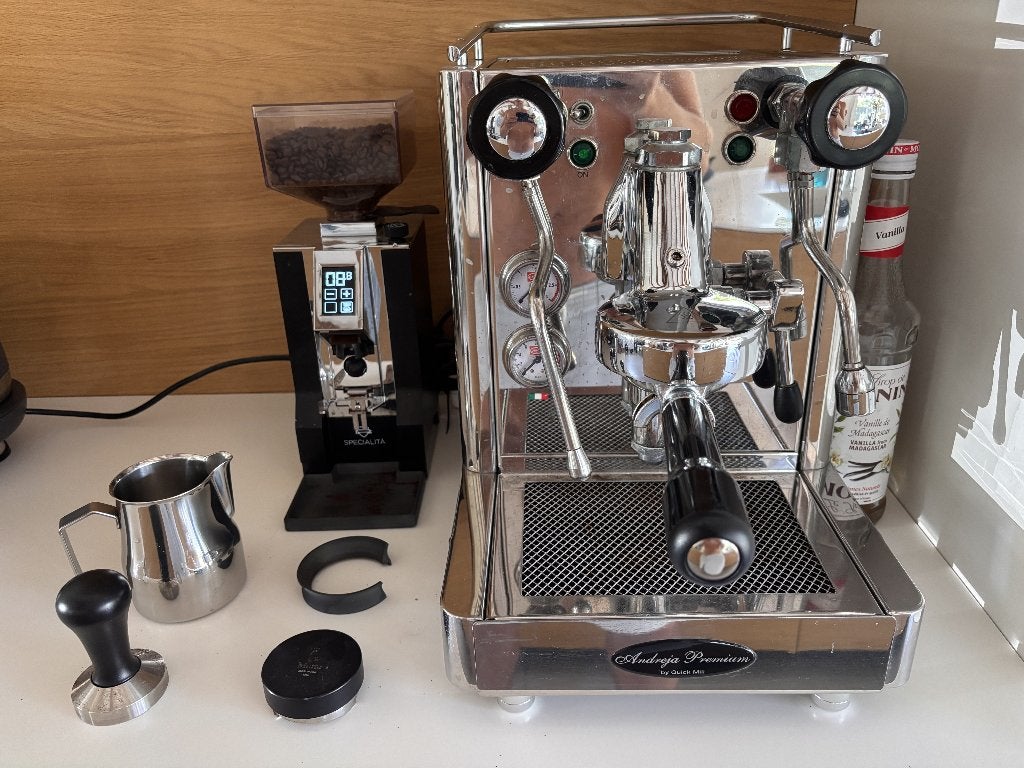 Espresso machine by Quick Mill & Eureka Mignon Grinder & Acc, 10 kopjes of meer, Zo goed als nieuw, Combi, Afneembaar waterreservoir