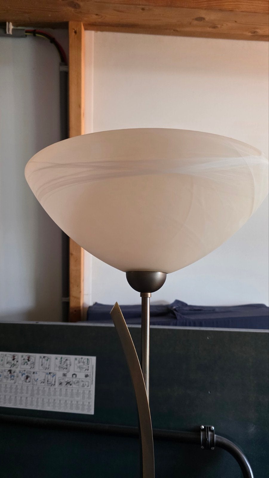 Merk vloerlamp met glazen kap, Ophalen, Gebruikt, E27 (groot), Glas