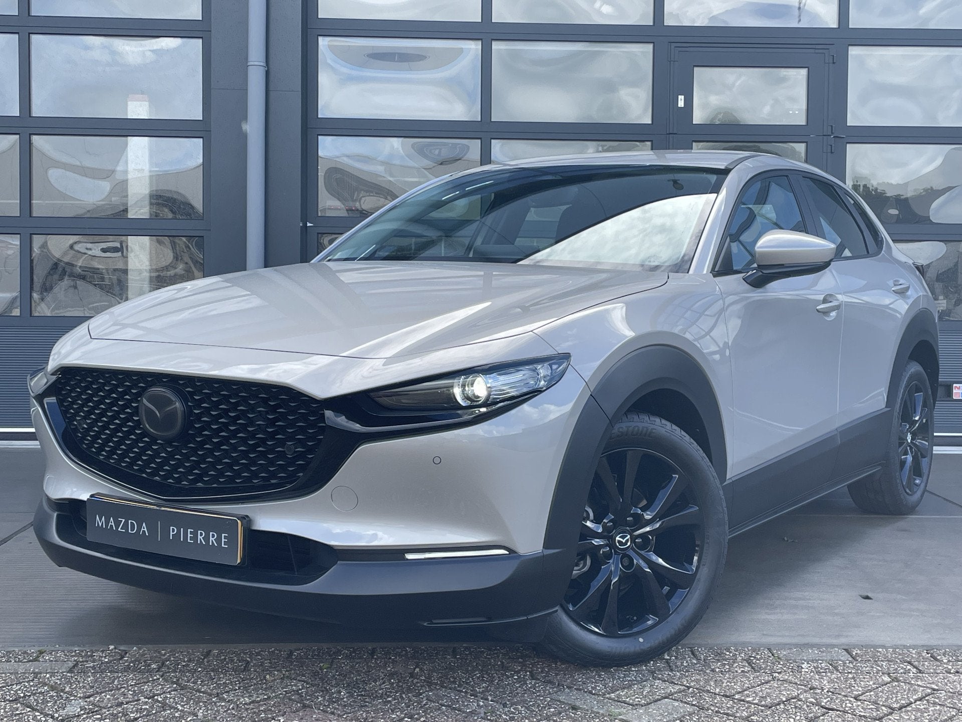 Mazda CX-30 2.5 e-SkyActiv-G M Hybrid 140 pk AUTOMAAT Centre, Dealer onderhouden, 4 cilinders, Bruin, 1384 kg