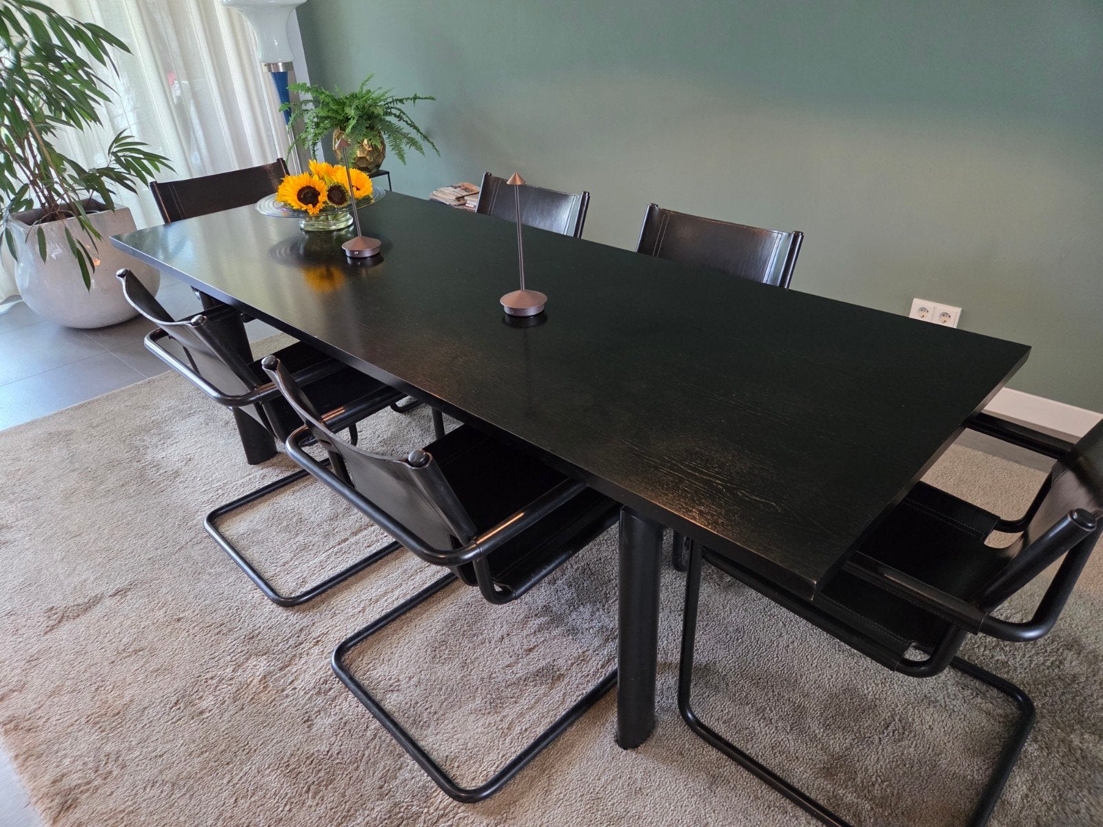 Cassina Corbusier eettafel met 6 design stoelen, Huis en Inrichting, Tafels | Eettafels, Ophalen, Rechthoekig, 200 cm of meer