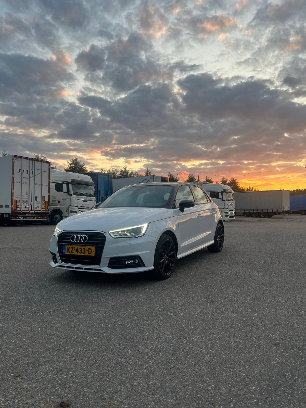 Audi A1 S-Line 1.0 Tfsi 70KW Sportback 2017 Wit, Auto's, Voorwielaandrijving, 95 pk, Leder en Stof, Origineel Nederlands