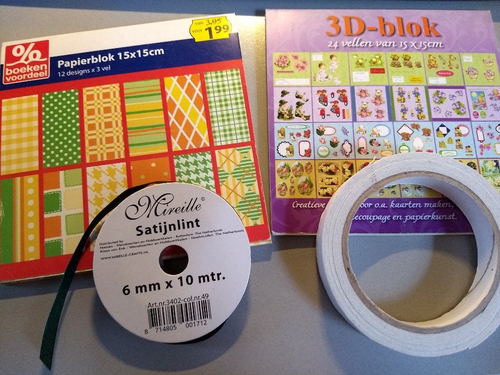 3D blok, papier blok, dubbelzijdig tape en satijn lint, Ophalen of Verzenden, Zo goed als nieuw