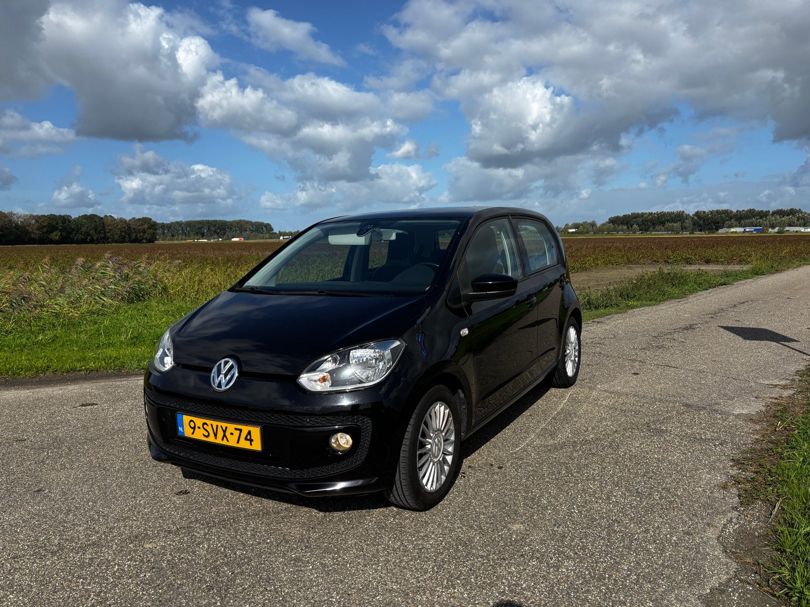 Volkswagen up! 1.0 44KW/60PK 5-DRS 2013  Zwart - AIRCO - CC, Auto's, Voorwielaandrijving, Stof, 840 kg, Zwart