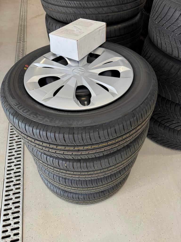 Nieuwe set velgen en banden Suzuki Swift Bridgestone, Ophalen, 15 inch, 175 mm, Banden en Velgen