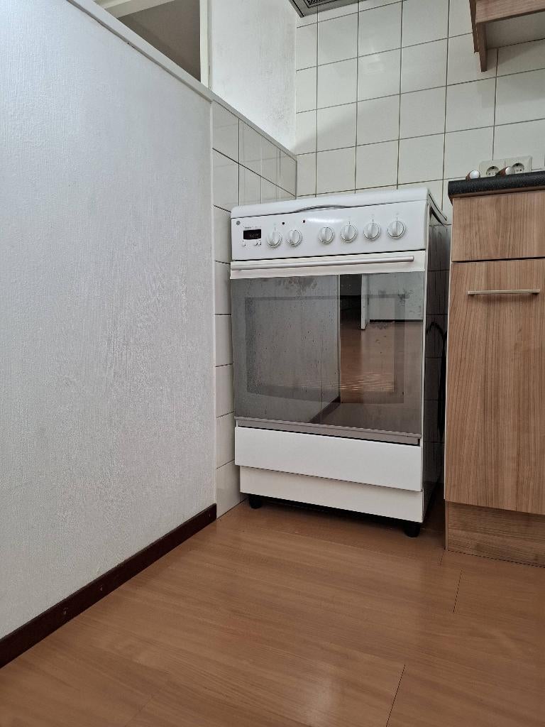Elektronisch fornuis/grote oven - 4 warmteplaten (Pelgrim), Witgoed en Apparatuur, Fornuizen, Ophalen, Gebruikt, 4 kookzones, Warmhoudplaat