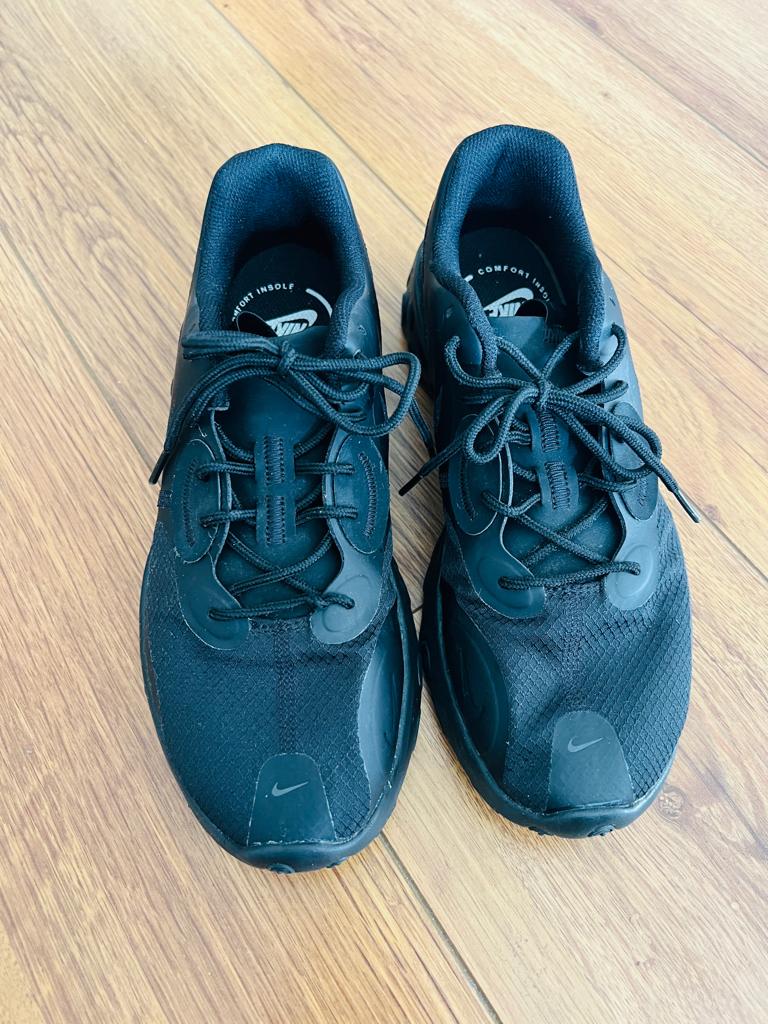 Nike Renew sneakers 40,5, Kleding | Dames, Ophalen of Verzenden, Zo goed als nieuw, Zwart, Sneakers of Gympen