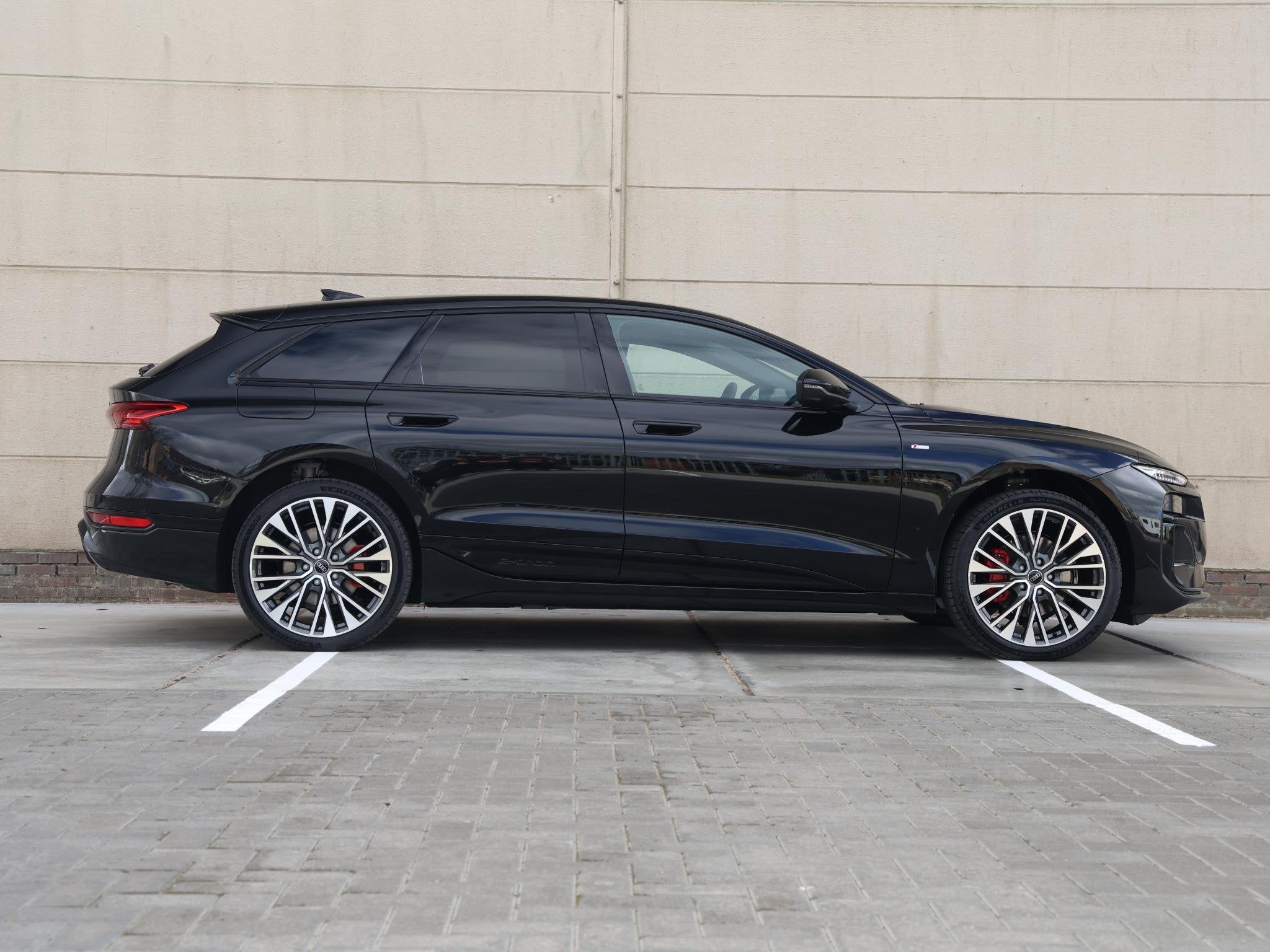 Audi A6 Avant e-tron S edition 83 kWh 286 PK Avant | Trekhaa, Auto's, Audi, Automaat, Achterwielaandrijving, Zwart, Automatische klimaatregeling