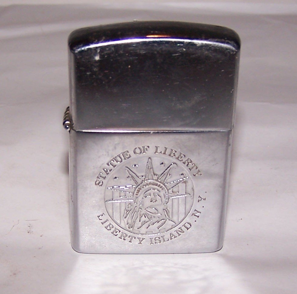 Zippo lookalike aansteker Vrijheidsbeeld New York.Nieuwstaat, Verzamelen, Rookartikelen, Aanstekers en Luciferdoosjes, Zo goed als nieuw