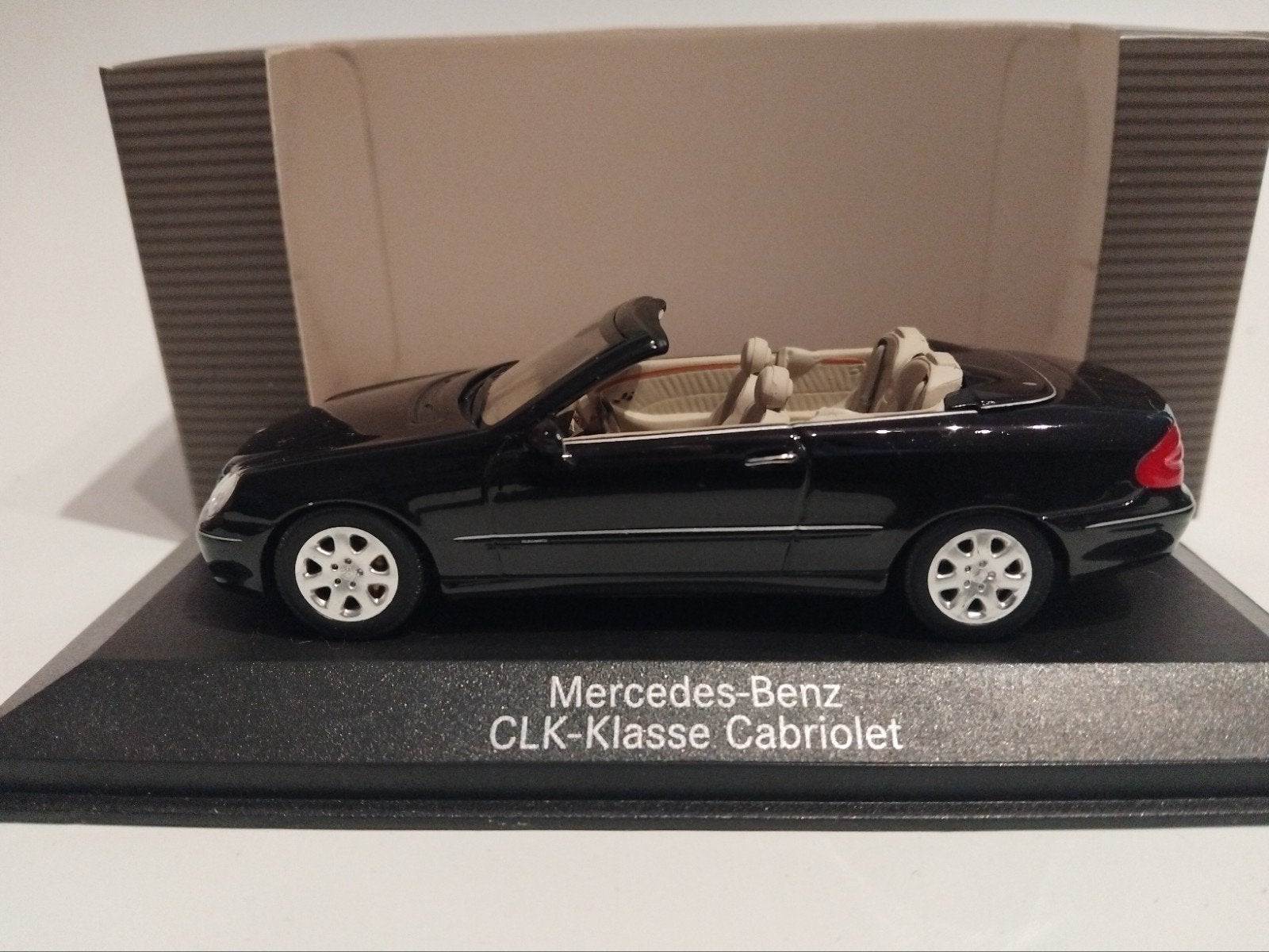 Minichamps 1:43 Mercedes Benz CLK cabriolet, Ophalen of Verzenden, Zo goed als nieuw, Auto, MiniChamps