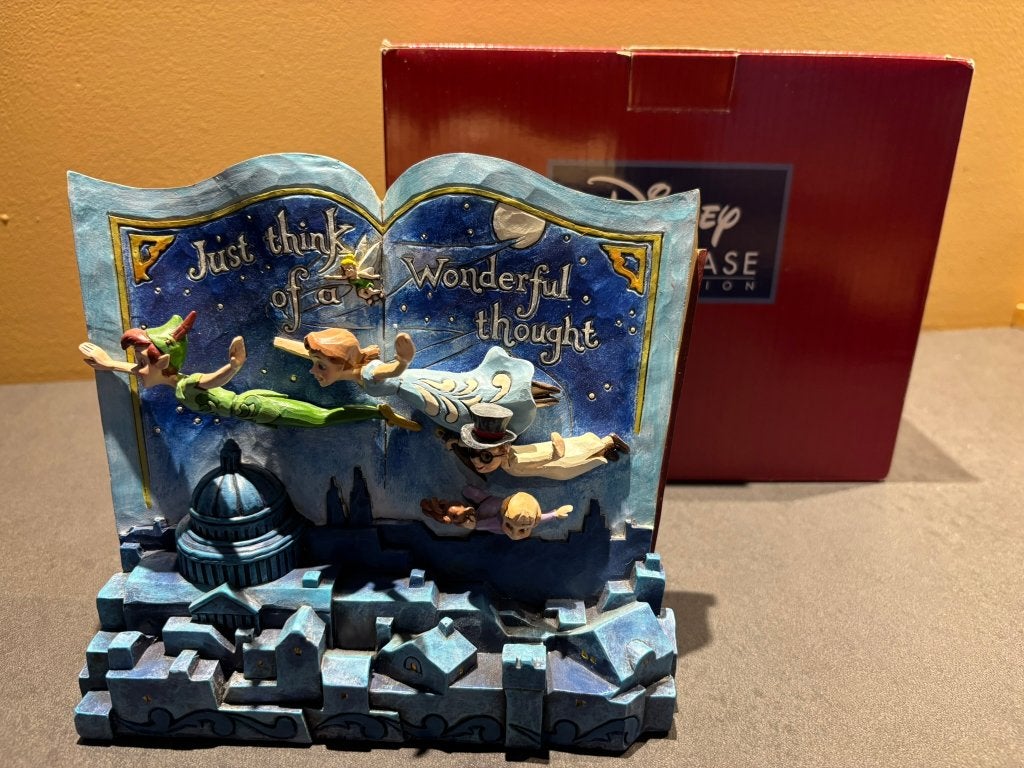 Disney Traditions beeld - Peter Pan Storybook, Verzamelen, Disney, Ophalen of Verzenden, Peter Pan of Pinokkio, Gebruikt, Beeldje of Figuurtje