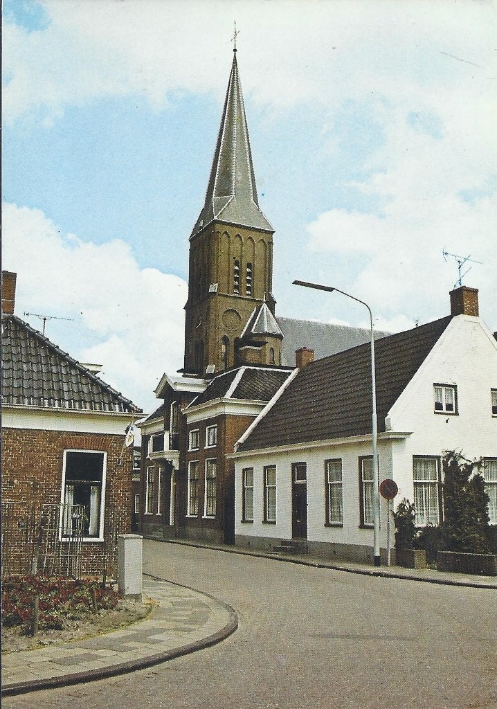 Bedum R K Kerk Grotestraat Ongelopen Ansichtkaart ( A1339 ), Ophalen of Verzenden, 1980 tot heden, Gelopen