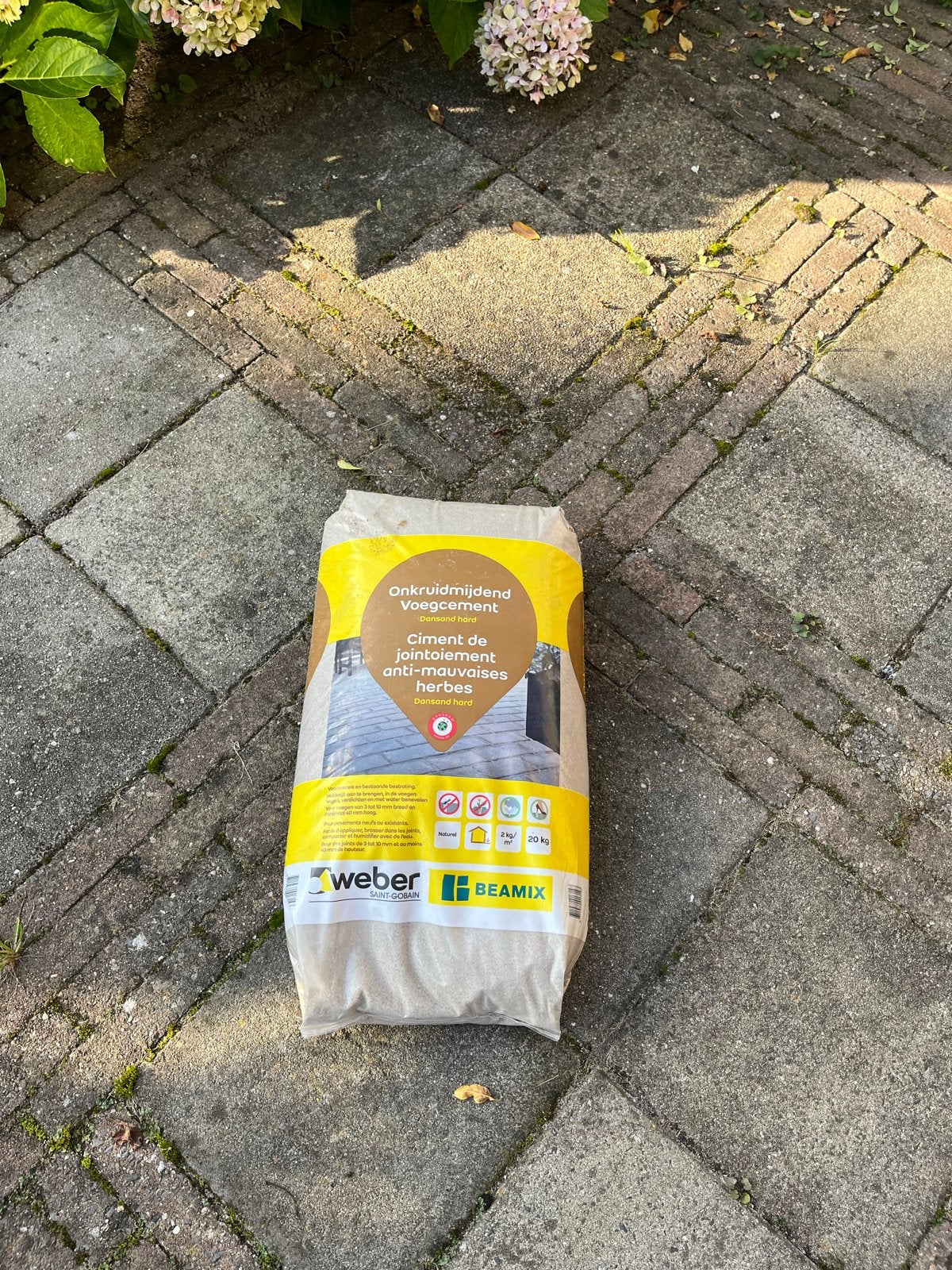 75 zakken Weber Beamix Onkruidmijdend Voegcement 20kg, Ophalen, Nieuw