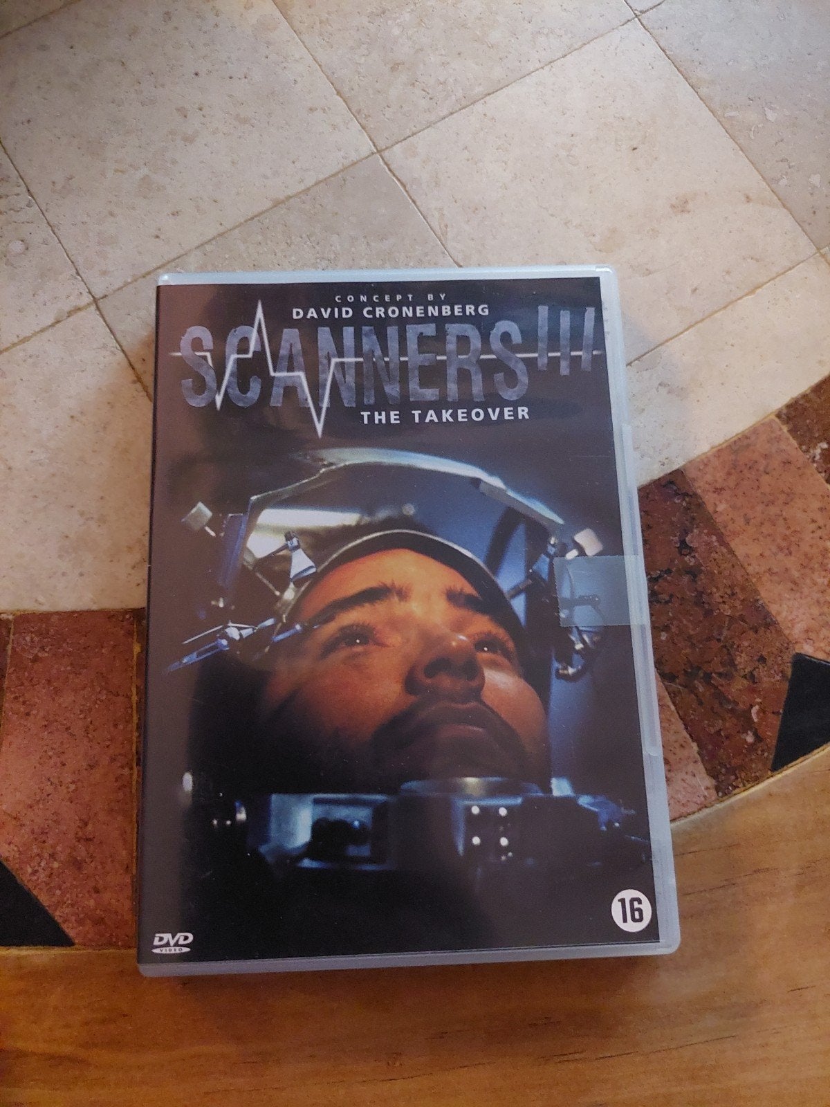 SCANNERS!!, Ophalen of Verzenden, Zo goed als nieuw, Overige genres