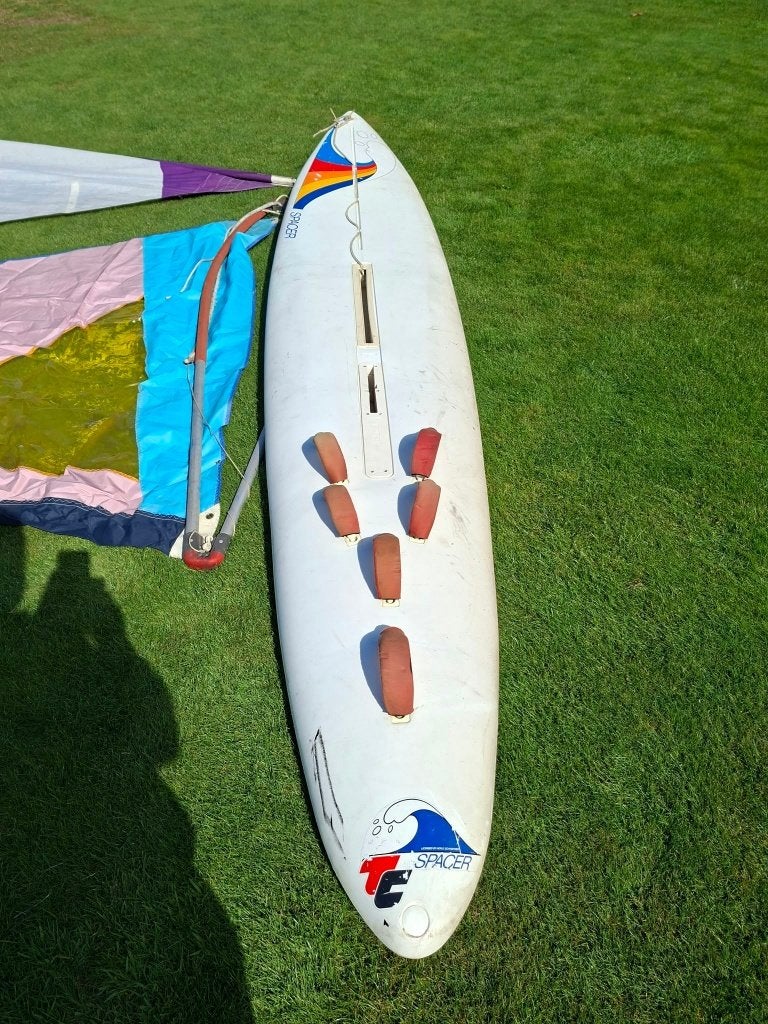 Surfplank met beginnerszeiltje, Gebruikt, 3.5 tot 5 m², 300 cm of meer, Met mast