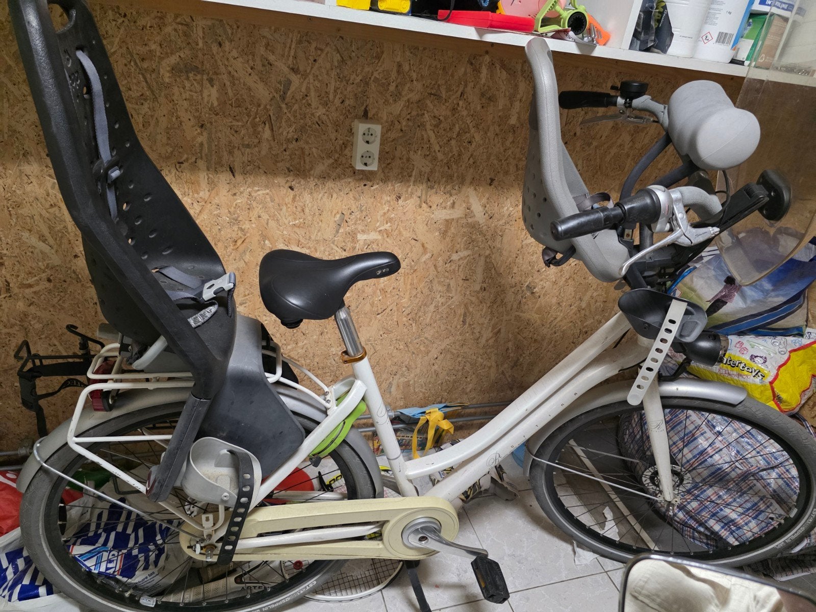 Cortina fiets met kinderzitjes - slot defect, Fietsen en Brommers, Fietsen | Dames | Damesfietsen, Ophalen, Gebruikt, Overige merken