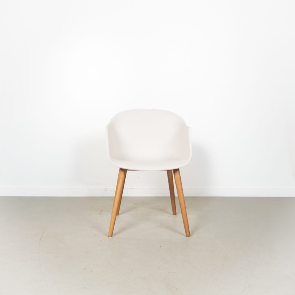 Muuto Fiber Stoel Wit Kunststof – Hout, Niet ingevuld, Zo goed als nieuw, Niet ingevuld, Niet ingevuld