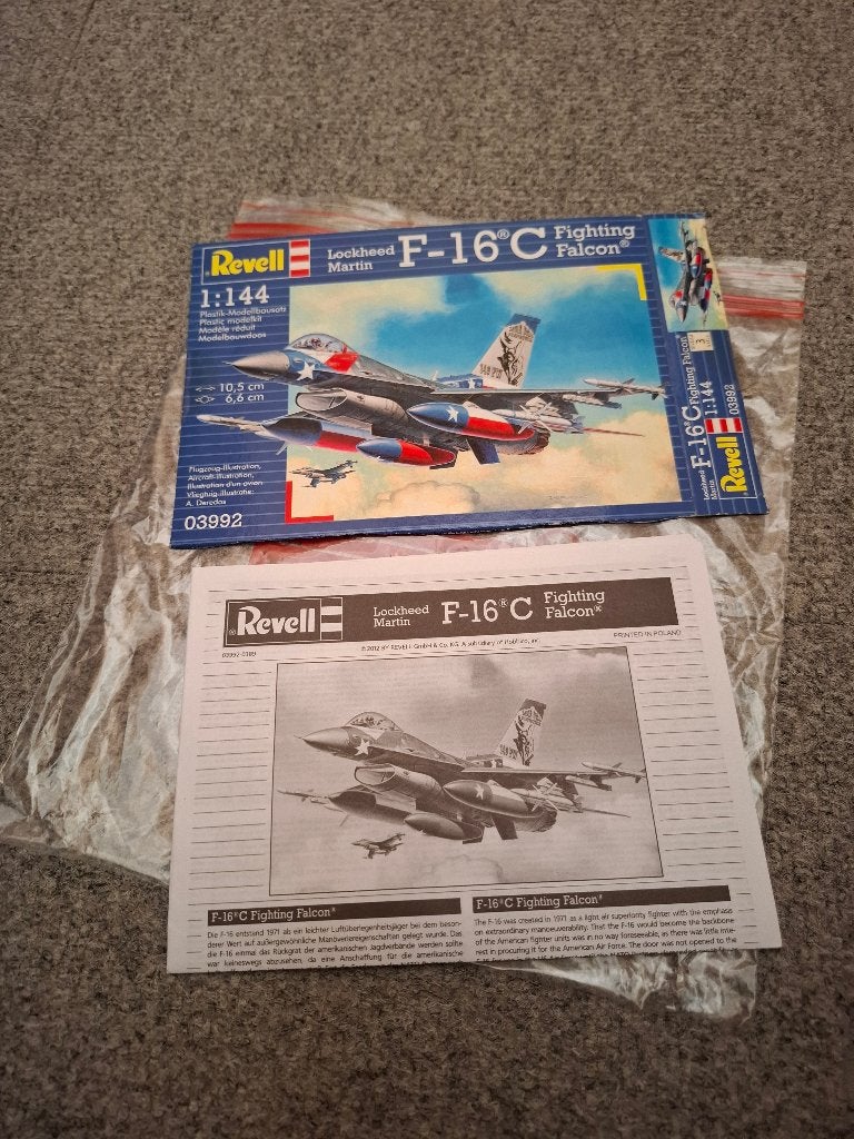 1/144 Revell F-16C Fighting Falcon zonder doos, 1:72 tot 1:144, Revell, Ophalen of Verzenden, Zo goed als nieuw