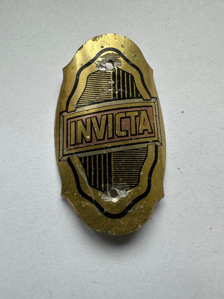 Mooi balhoofdplaatje Invicta. Balhoofd plaatje., Gebruikt, Invicta, Overige typen, Ophalen of Verzenden