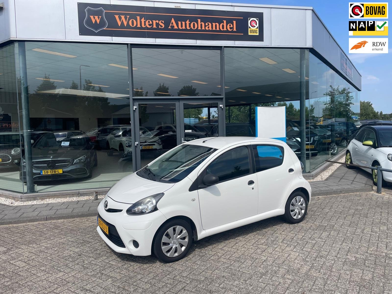 Toyota Aygo 1.0 VVT-i Comfort, Auto's, Voorwielaandrijving, Stof, Gebruikt, Zwart