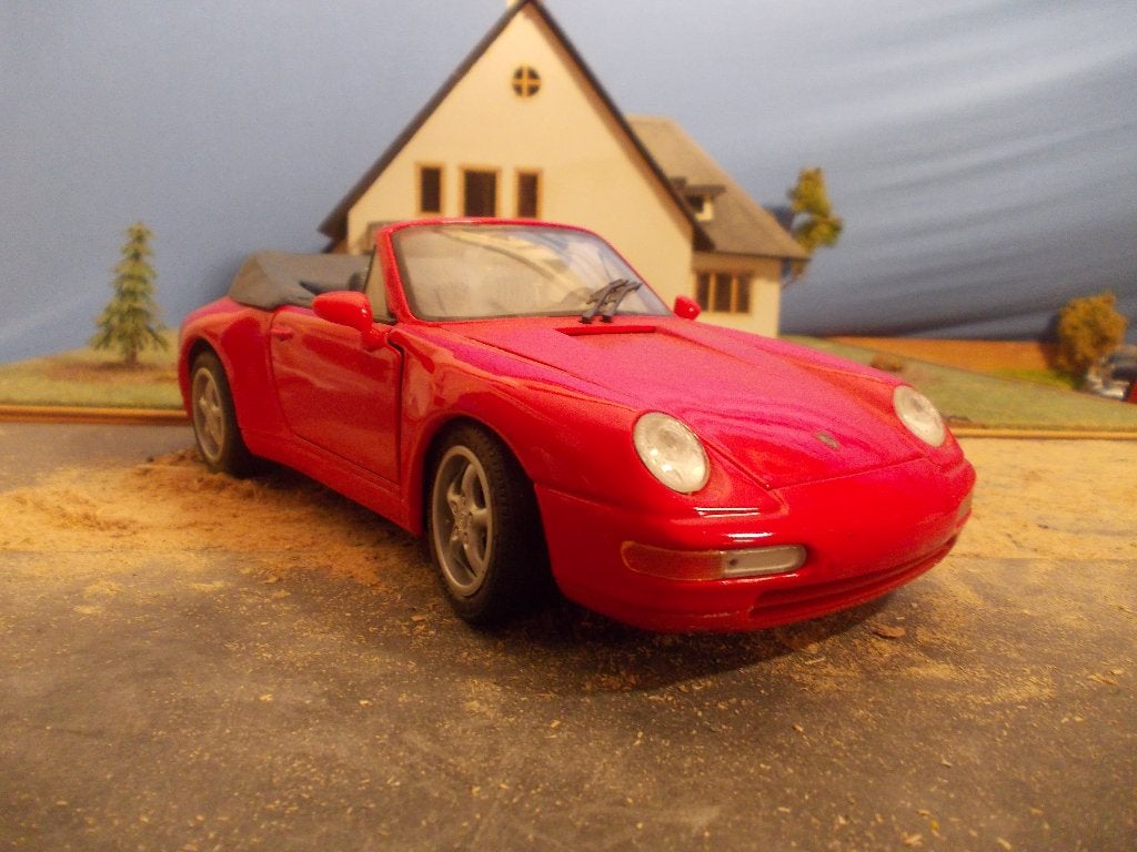 1/18 Porsche 911 993 Carrera Cabriolet - Maisto Rood, Hobby en Vrije tijd, Modelauto's | 1:18, Zo goed als nieuw, Auto, Maisto