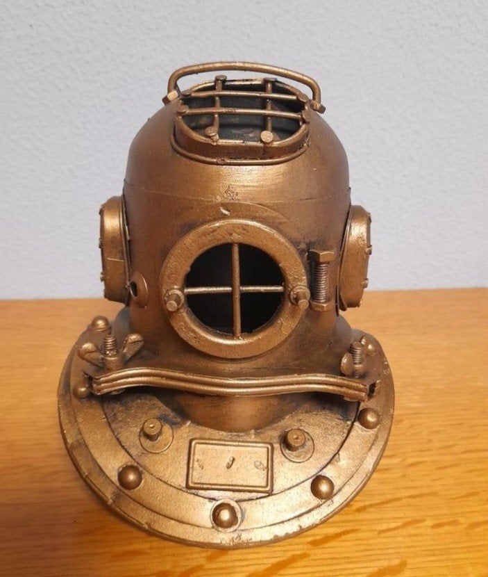 Mooie kleine blikken duikers helm, Verzamelen, Scheepvaart, Ophalen, Zo goed als nieuw, Boek of Tijdschrift