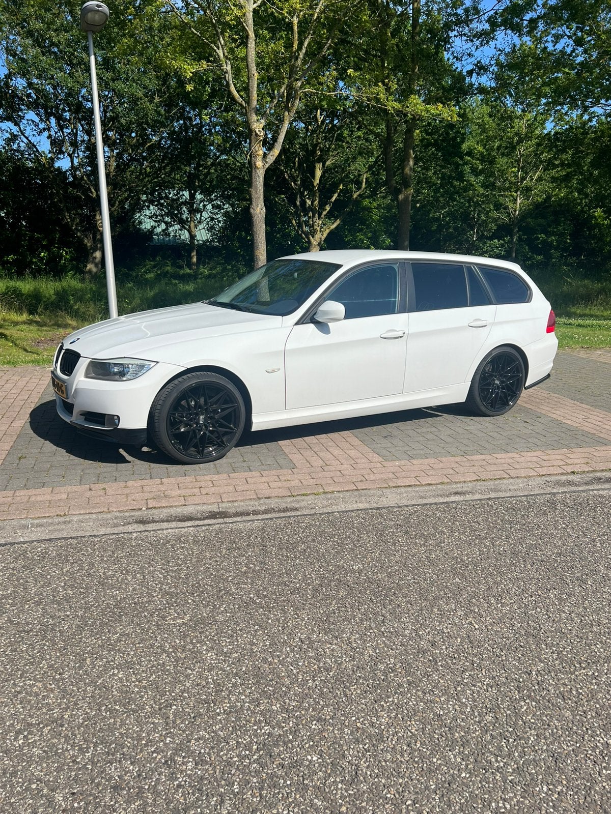 BMW 3-Serie 2.0 318 I Touring 2010 Wit LEES BESCHRIJVING!!, Auto's, Zwart, Wit, Stationwagon, Handgeschakeld