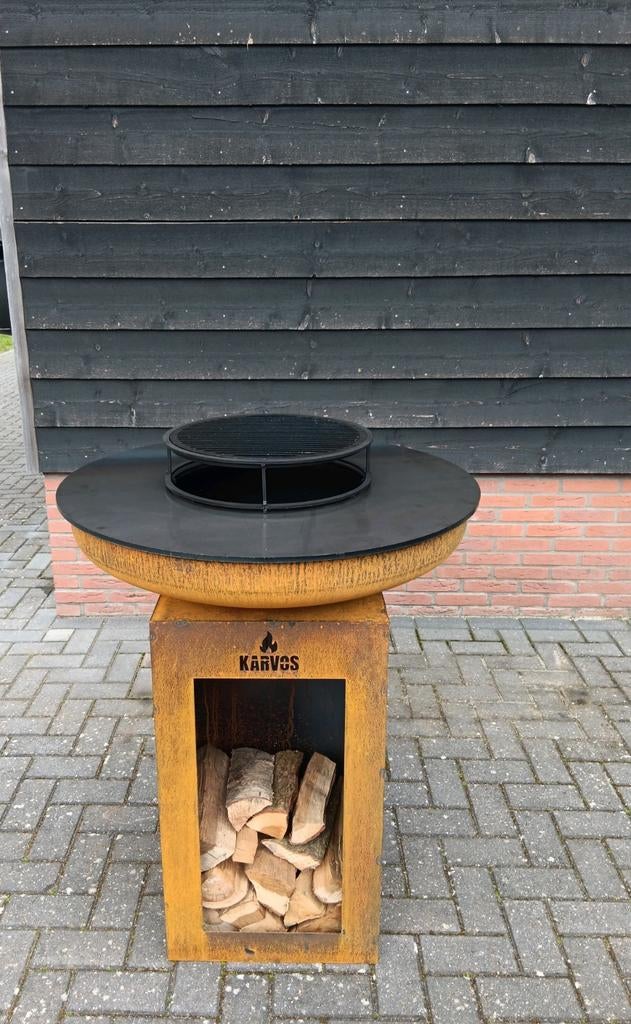BBQ Plancha met cortenstaal vuurschaal en sokkel houtopslag, Tuin en Terras, Ophalen of Verzenden, Nieuw, KARVOS, Met accessoires