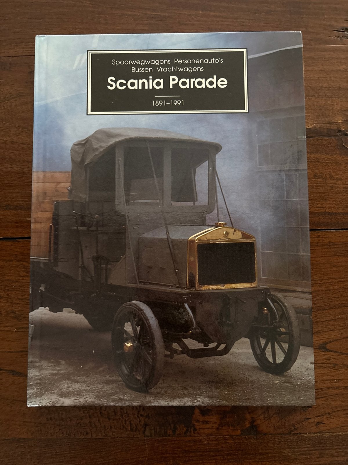 Scania Parade 1891-1991: Spoorwegwagons, Personenauto's, Bus, Ophalen of Verzenden, Zo goed als nieuw, Overige merken