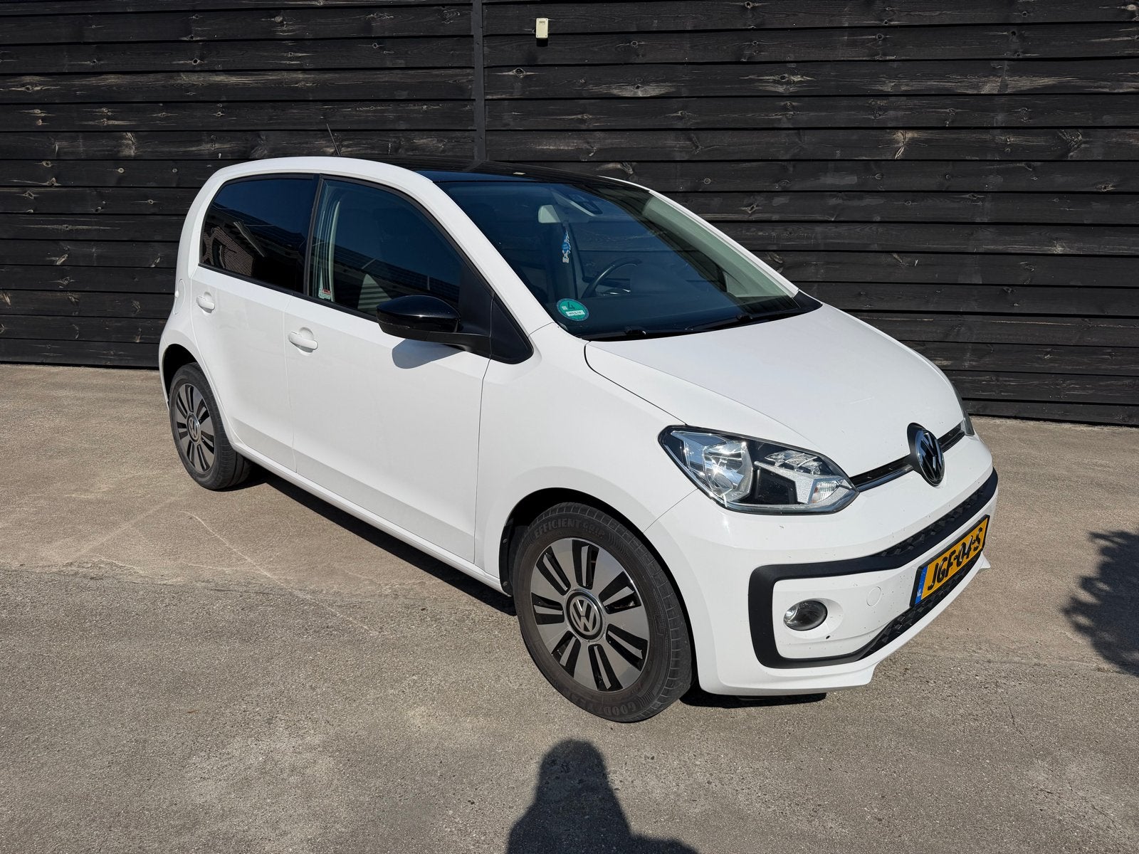 Volkswagen up! 1.0 44KW 5-DRS 2017 Wit, Voorwielaandrijving, Stof, Wit, 24 km/l