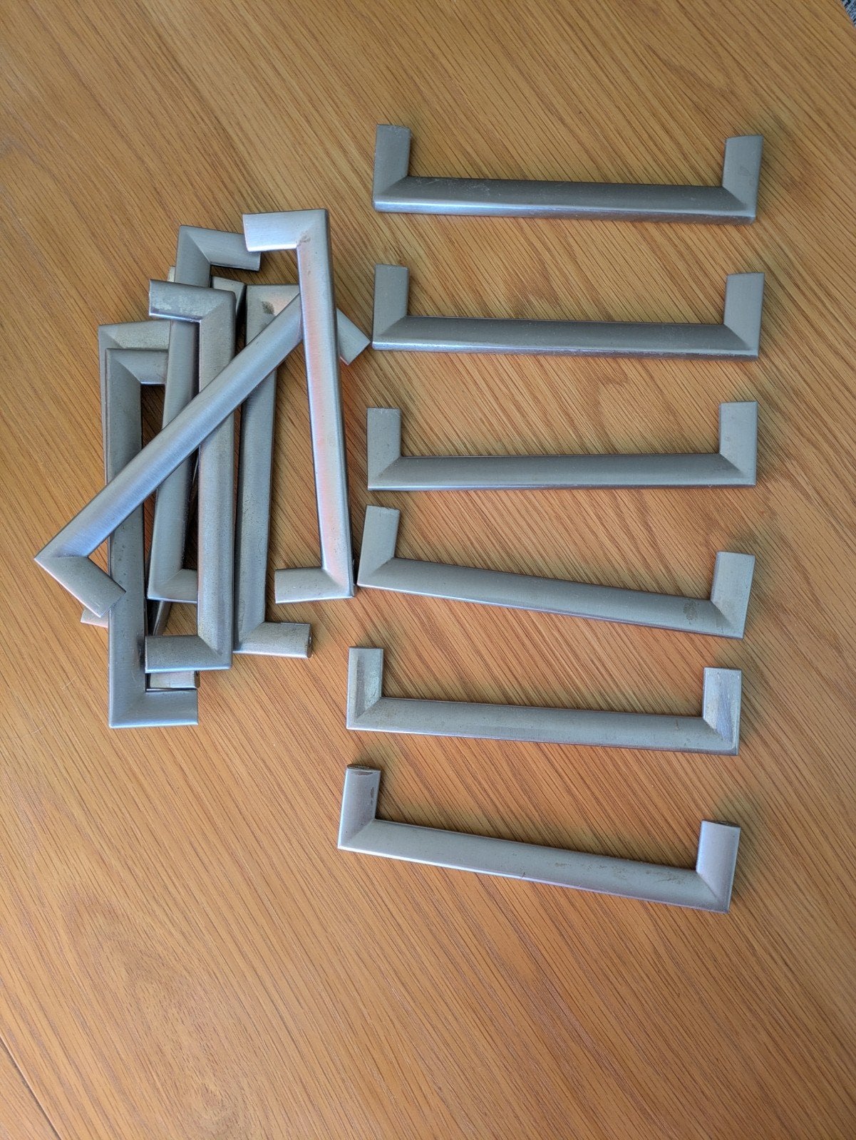 14 Greepjes (keukenbeslag) - Hartafstand 16 cm, Zilver, Ophalen of Verzenden, Metaal, Overige typen