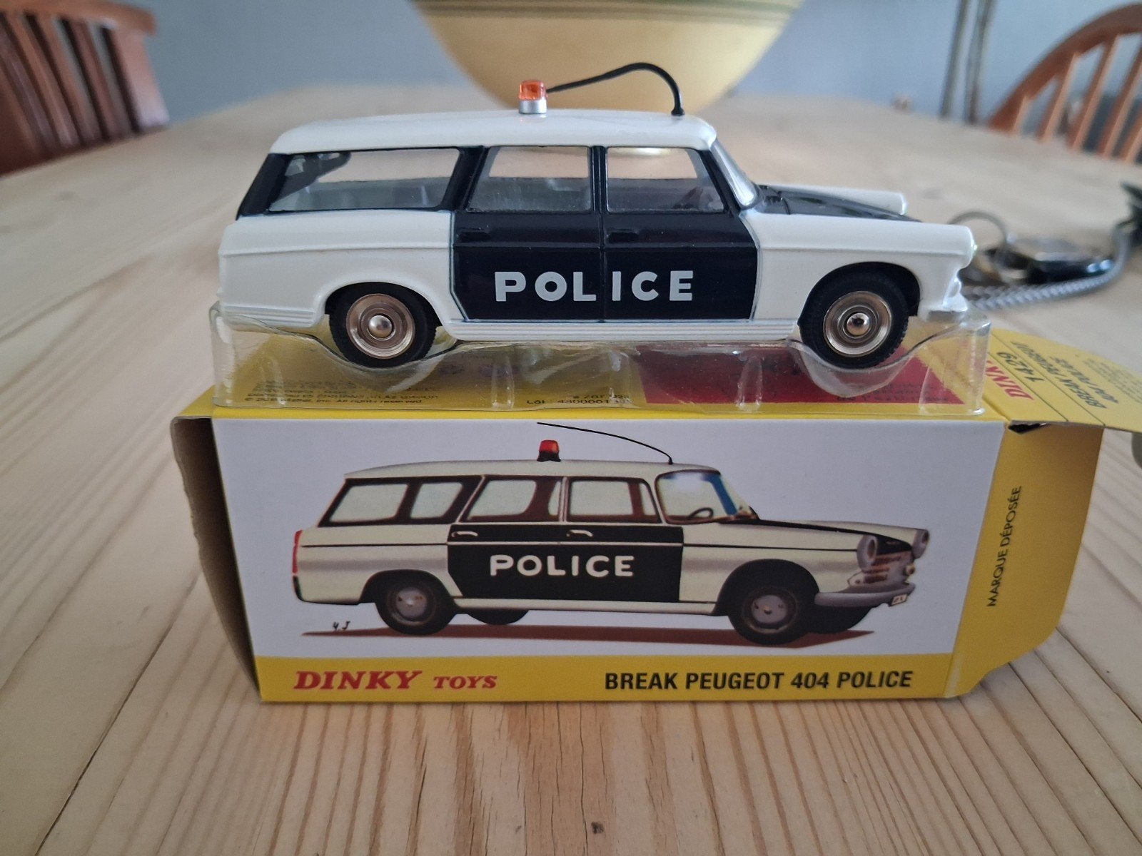 Dinky Toys Peugeot 404 break Police, Ophalen of Verzenden, Nieuw, Auto, Dinky Toys