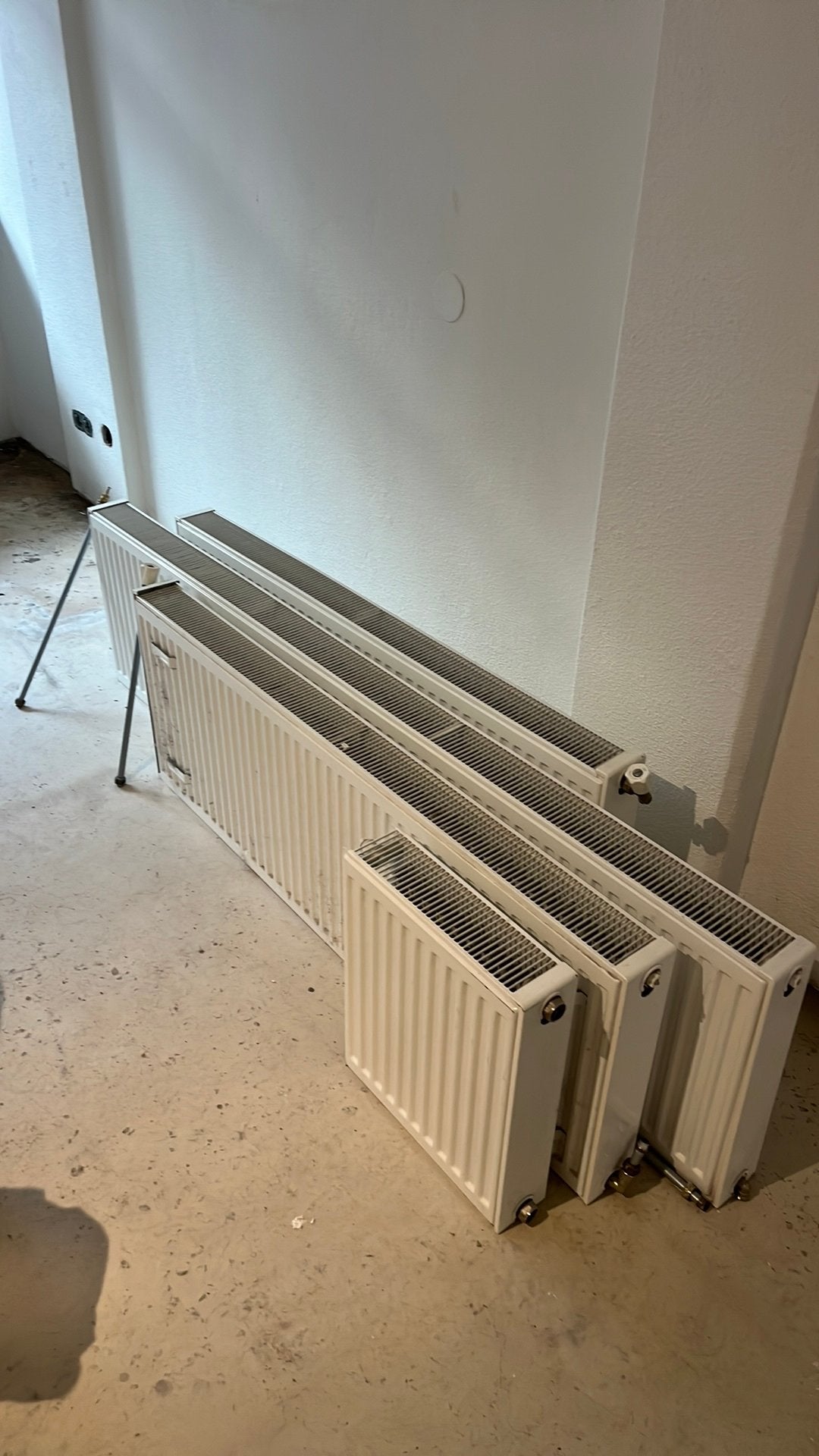 Radiatoren (4 stuks), Ophalen, 30 tot 80 cm, Gebruikt, Radiator