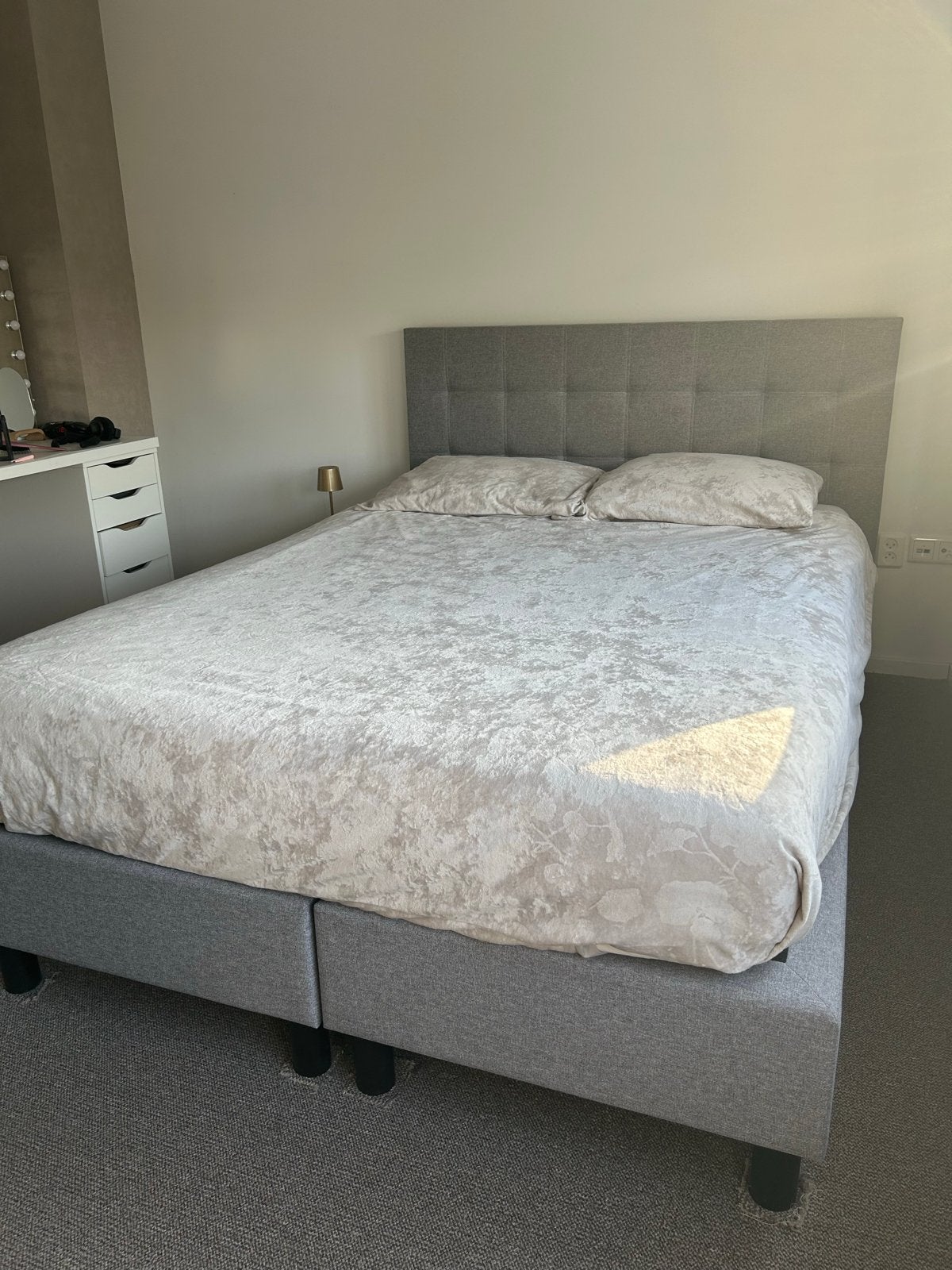 Tweepersoons boxspring met hoofdbord - Grijs, Huis en Inrichting, Ophalen, Gebruikt, Tweepersoons, 140 cm